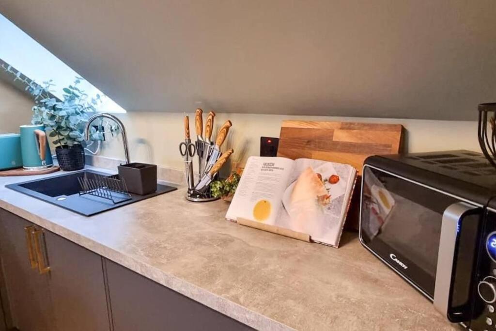 Super Stylish Apartment In Urmston Flat 3 Екстер'єр фото